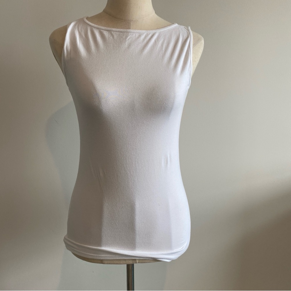 Duluth Trading Company No Yank boatneck tank